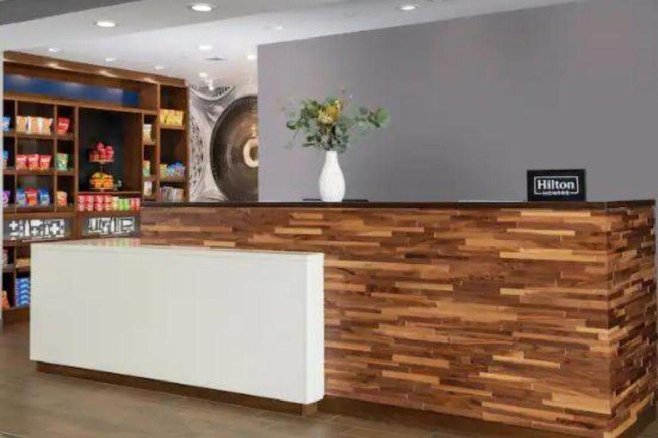 Hampton Inn Нидлс Экстерьер фото